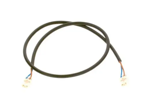 Bosch Kabel mit zwei Anschlussleitern, ummantelt in schwarzem Material. Die Enden sind mit Steckverbindern ausgestattet. Geeignet für elektrische Verbindungen.